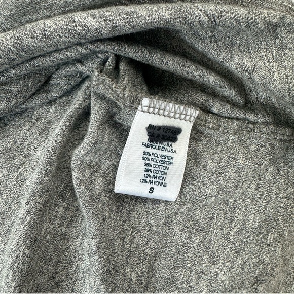 WILDFOX Embroidered Kiss Tee in Heather Gray Size Small (NWOT - no label) - Picture 9 of 9